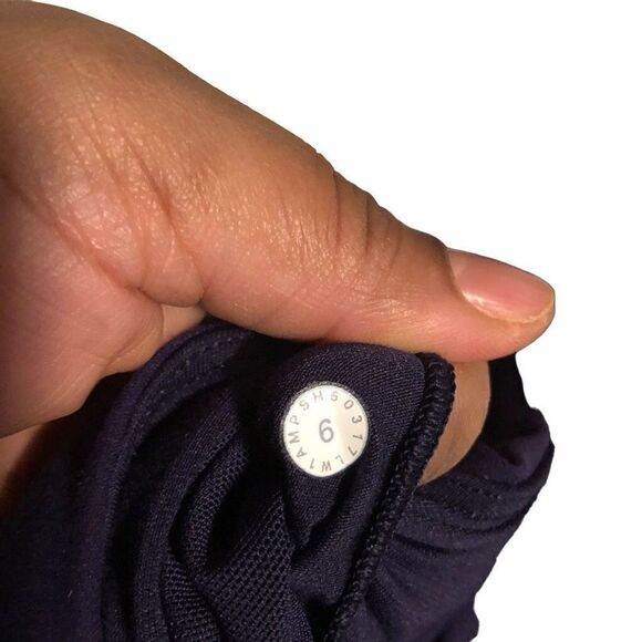 Lululemon Tank Womens 6 Twist & Reach Tank Dark Purple Built In Bra Criss Cross - Picture 6 of 8